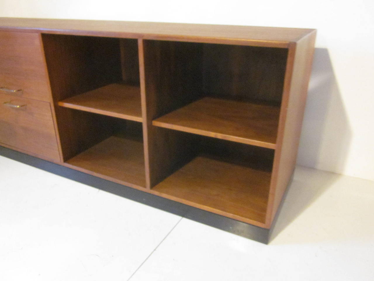 Jens Risom Cabinet or Credenza In Excellent Condition In Cincinnati, OH