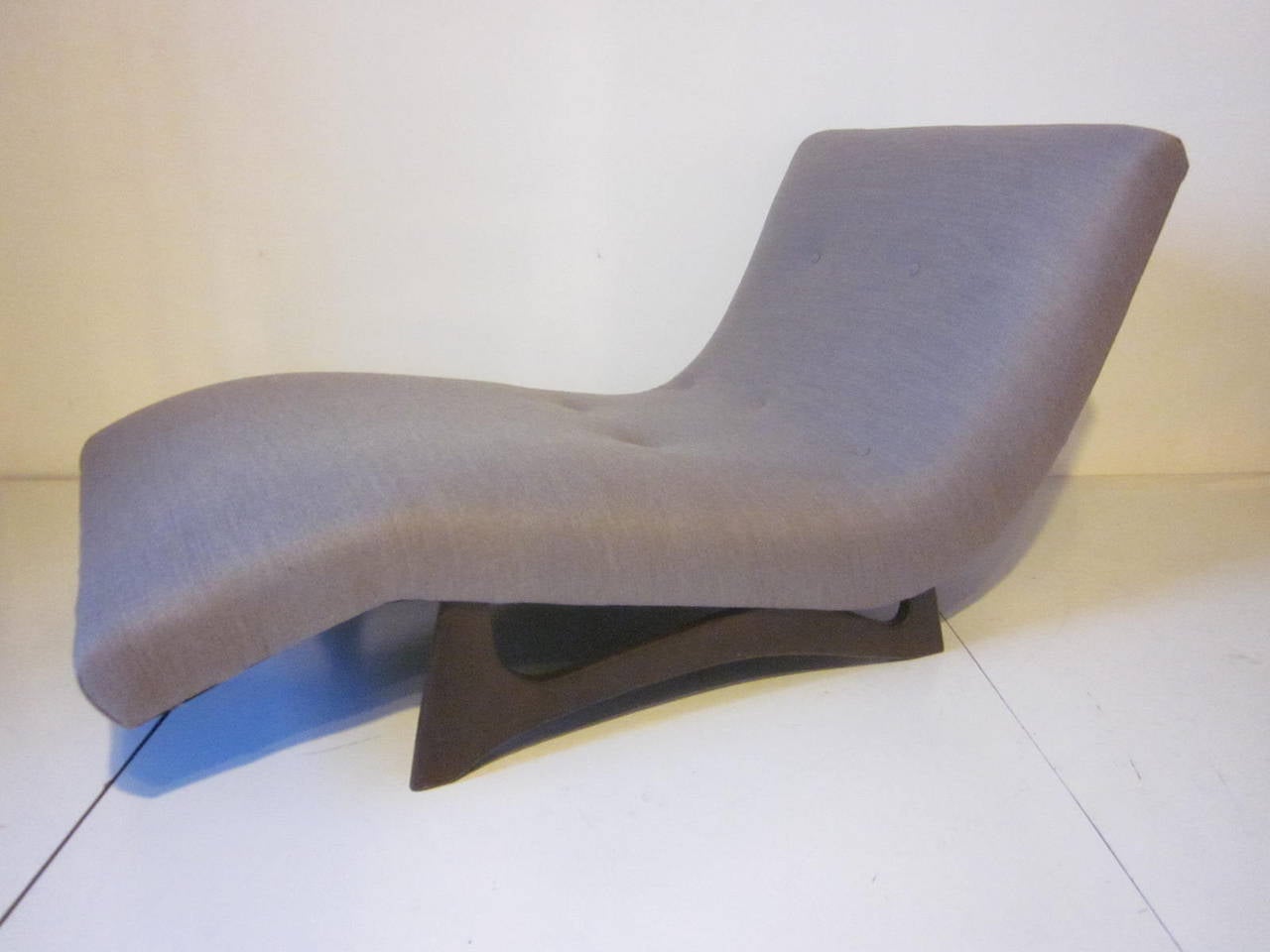 wavy lounge chair