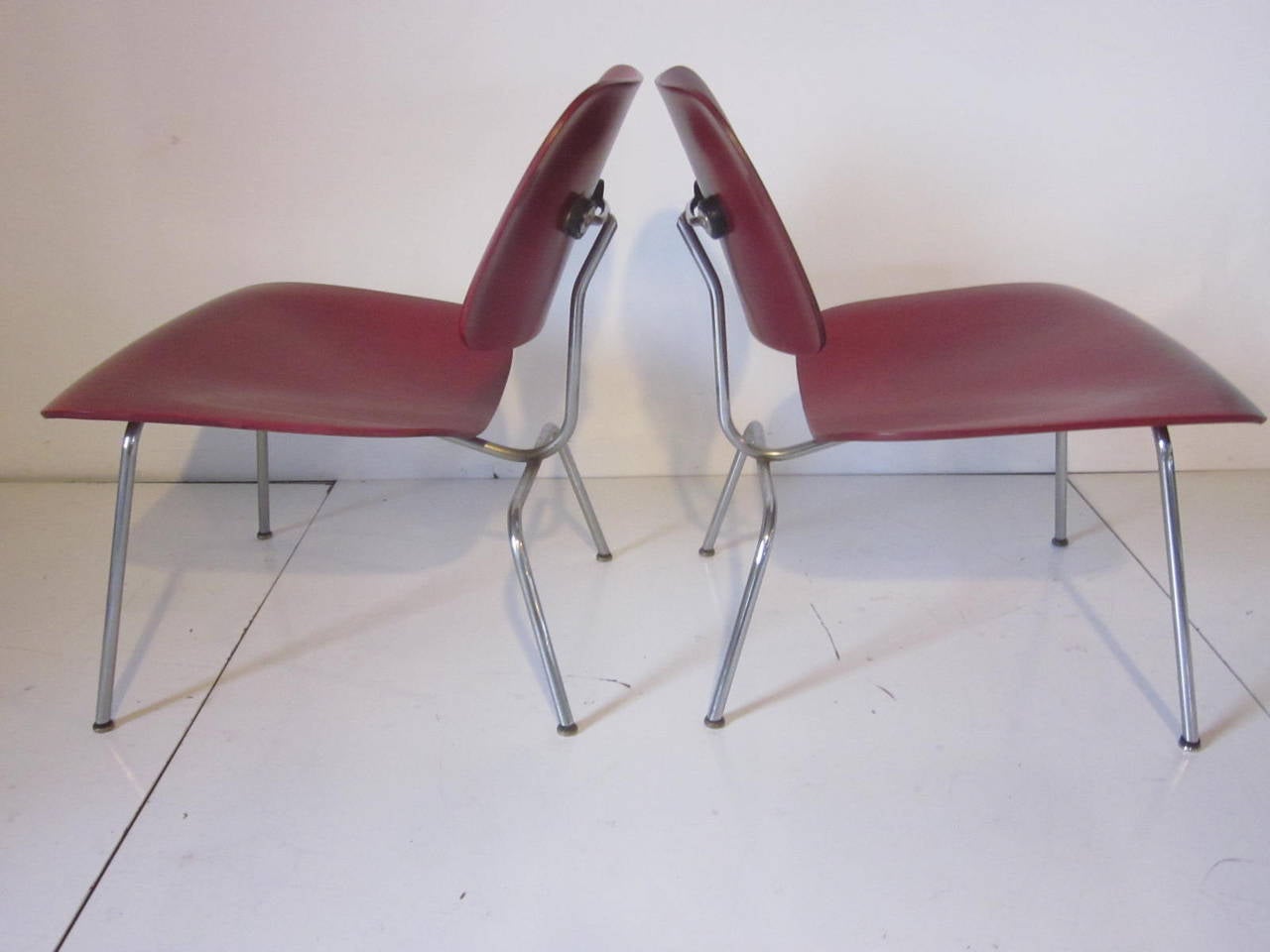 Eames LCM Lounge Chairs In Excellent Condition In Cincinnati, OH