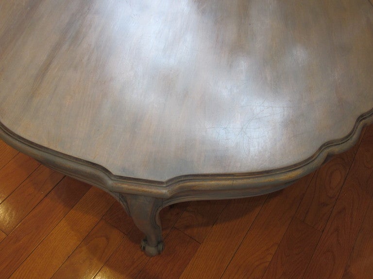 Round Distressed Finish Coffee Table 3