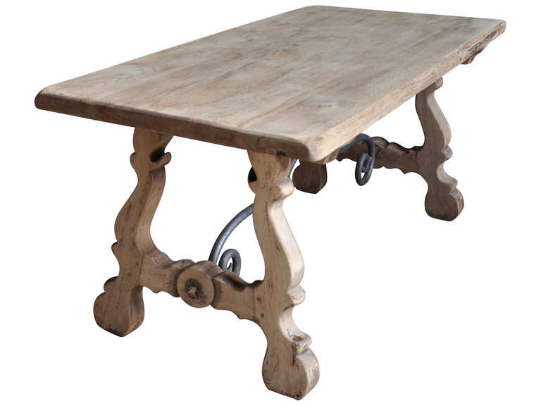 Early 20th Century Spanish Farm Table in Bleached Oak and Iron In Good Condition In Atlanta, GA