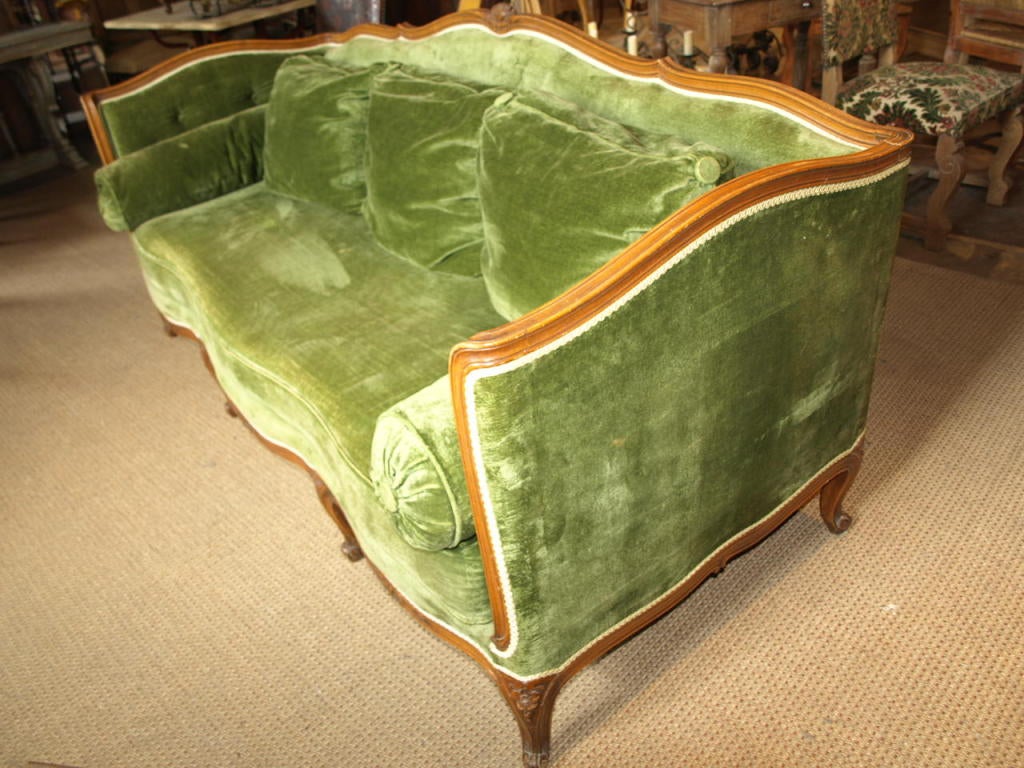 French Louis XV Style Sofa In Excellent Condition In Round Top, TX
