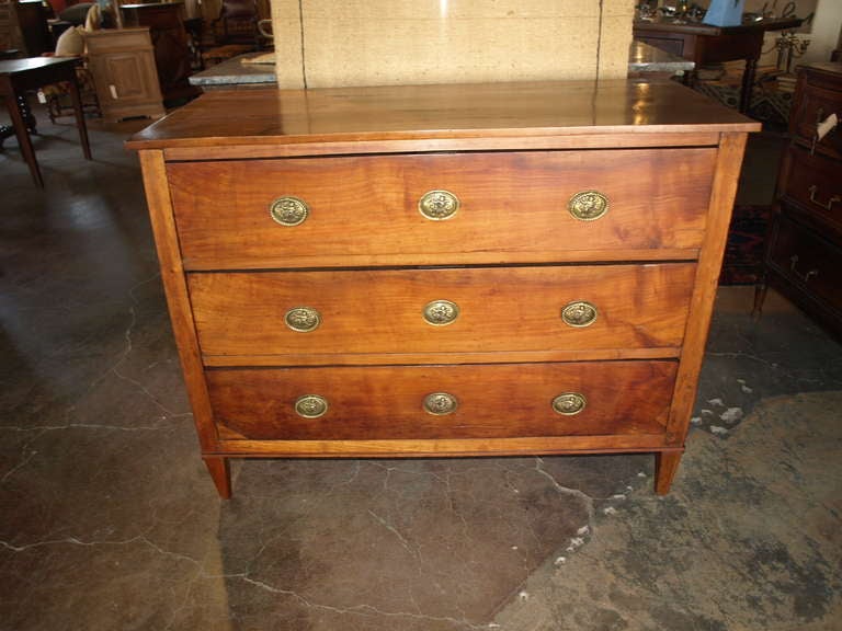 Early 19th Century Italian Chest of Drawers in Cherrywood In Good Condition In Atlanta, GA