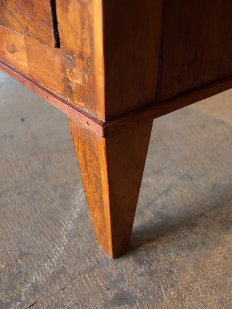 Early 19th Century Italian Chest of Drawers in Cherrywood 6