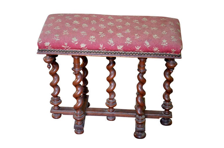 French late 19th Century Louis XIII style footstool in walnut.

Keywords: foot stool, ottoman, 