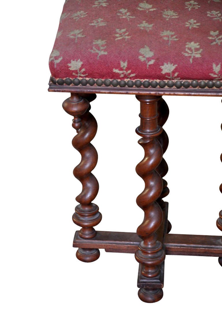 French Late 19th Century Louis XIII Style Footstool in Walnut In Good Condition In Atlanta, GA