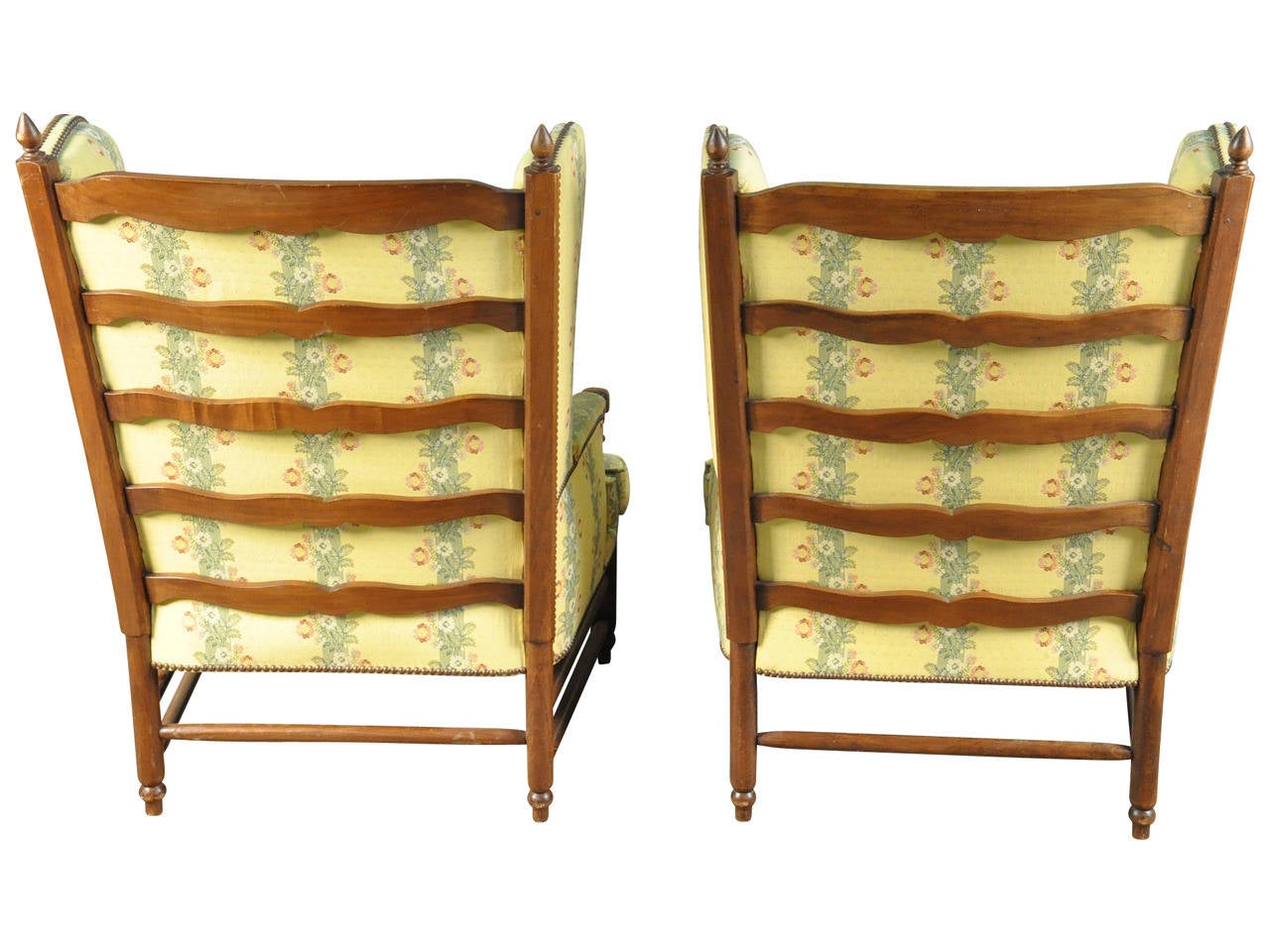 Pair of French Provencal Armchairs in Walnut In Excellent Condition In Atlanta, GA