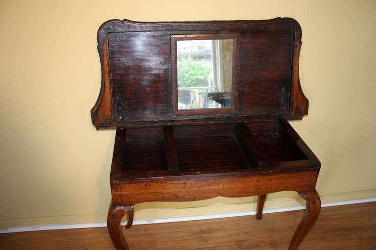 18th Century Italian Vanity Console in Walnut 6