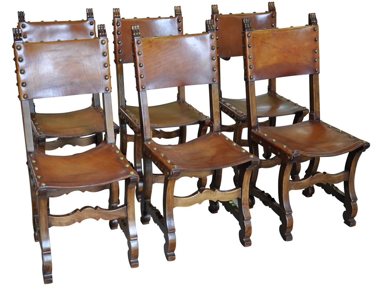 Ensemble de six chaises à manger en cuir de style Renaissance espagnole