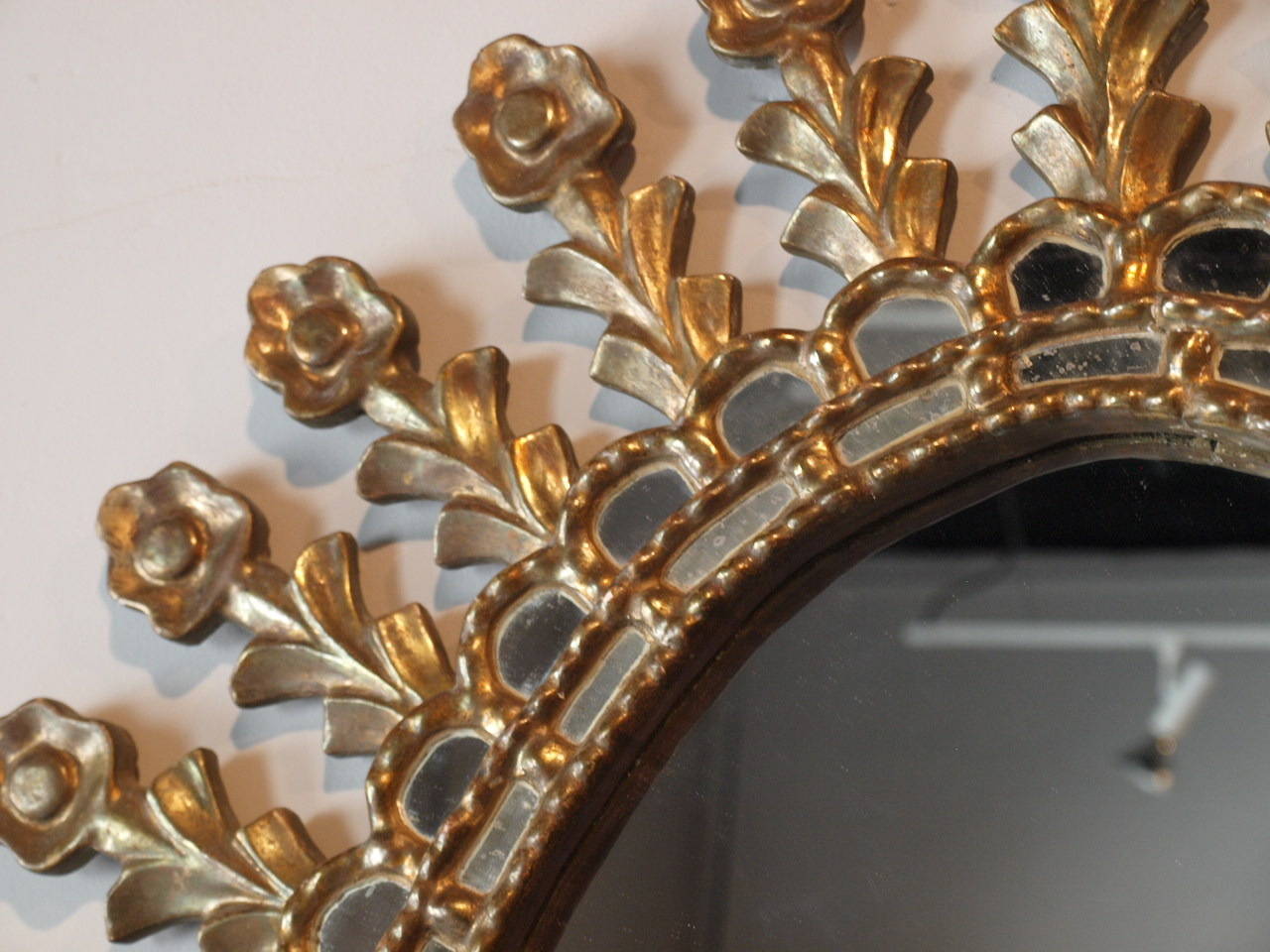 Early 20th Century Italian Gilt Sunburst Mirror 4