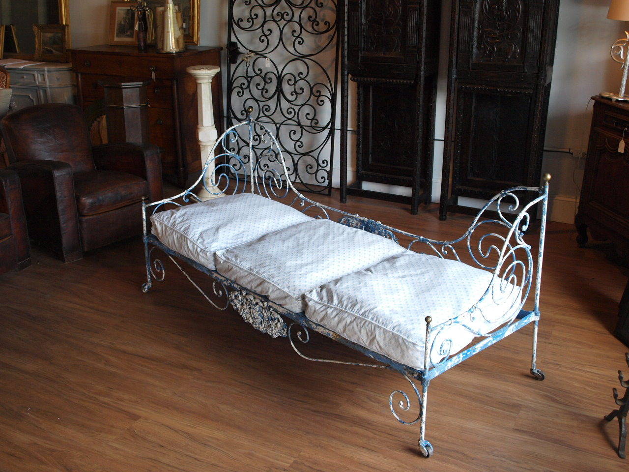 19th Century French Provencal Painted Iron Daybed at 1stDibs