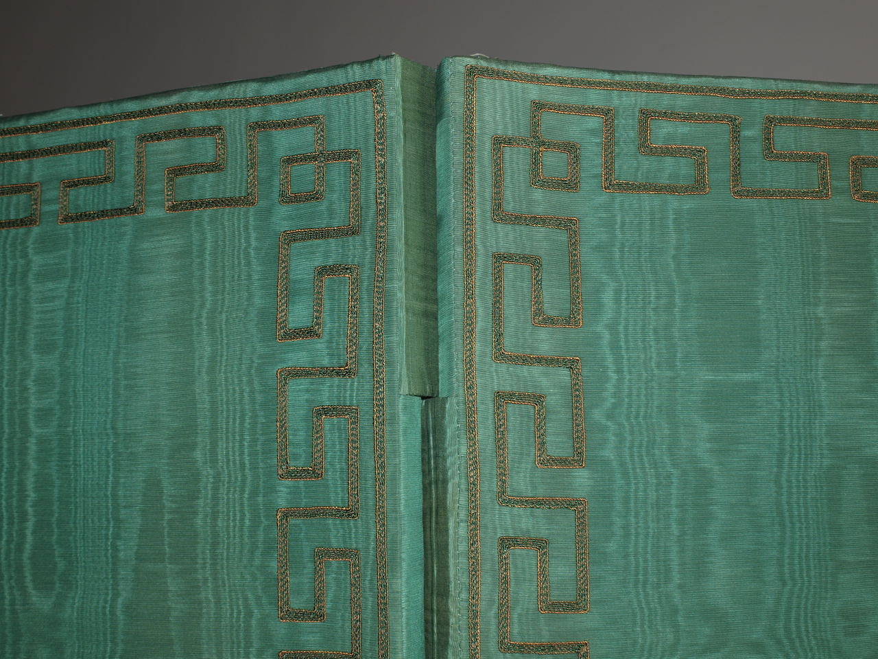 French Art Deco Period Emerald Green Silk Folding Screen or Paravant In Good Condition In Atlanta, GA