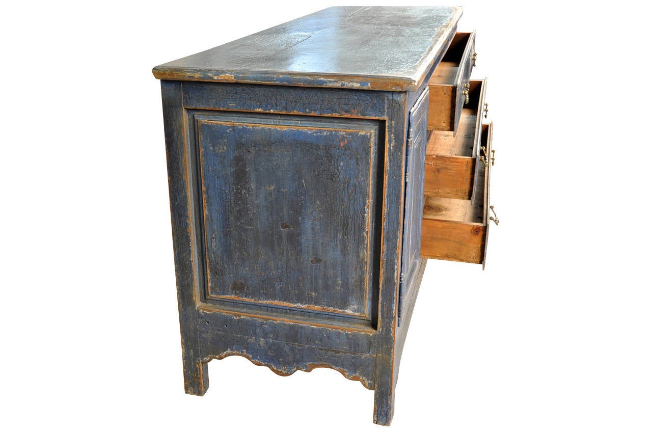 Exceptional 18th Century Spanish Commode In Painted Wood 1