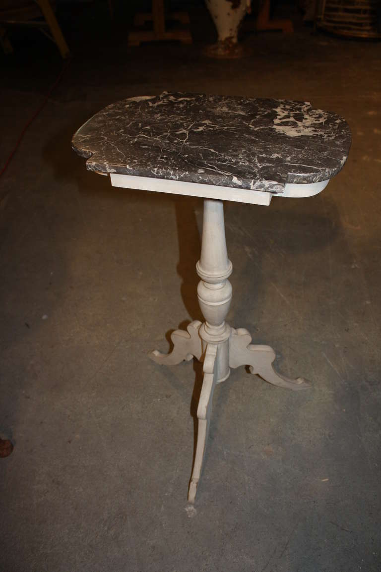 19th Century Pair of Painted Swedish Side Tables With Original Marble Tops 1