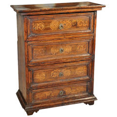 Italian 17th Century Commodino or Chest of Drawers in Walnut