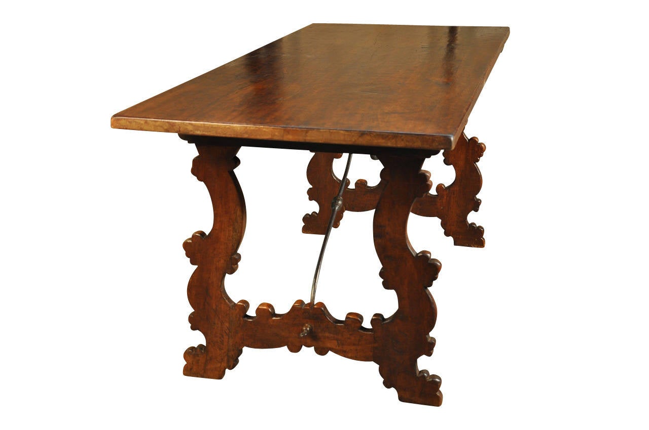 19th Century Italian Farm Table or Trestle Table in Walnut 1