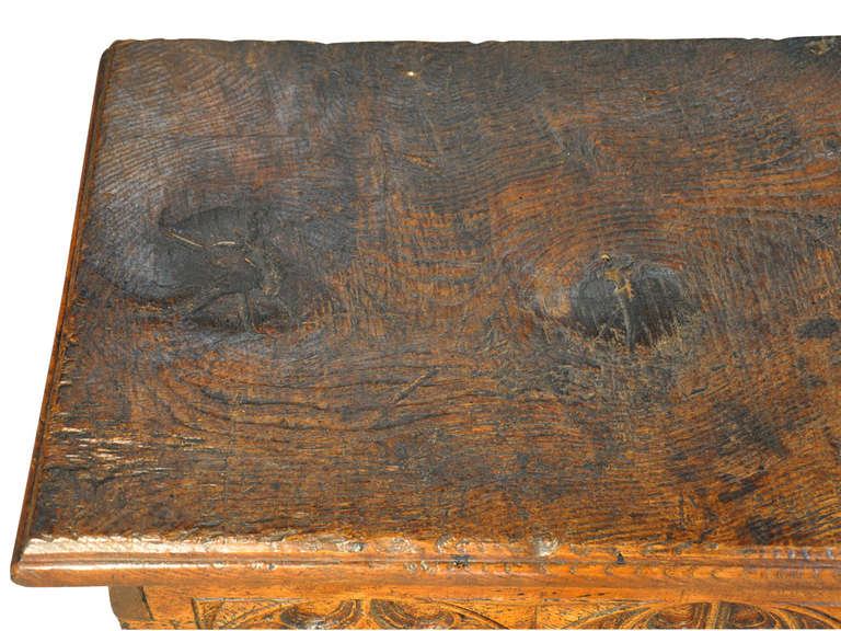 Early 18th Century Coffre or Trunk in Walnut and Chestnut from France 4