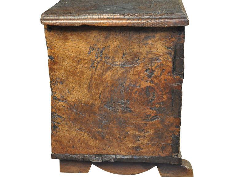 Early 18th Century Coffre or Trunk in Walnut and Chestnut from France 1