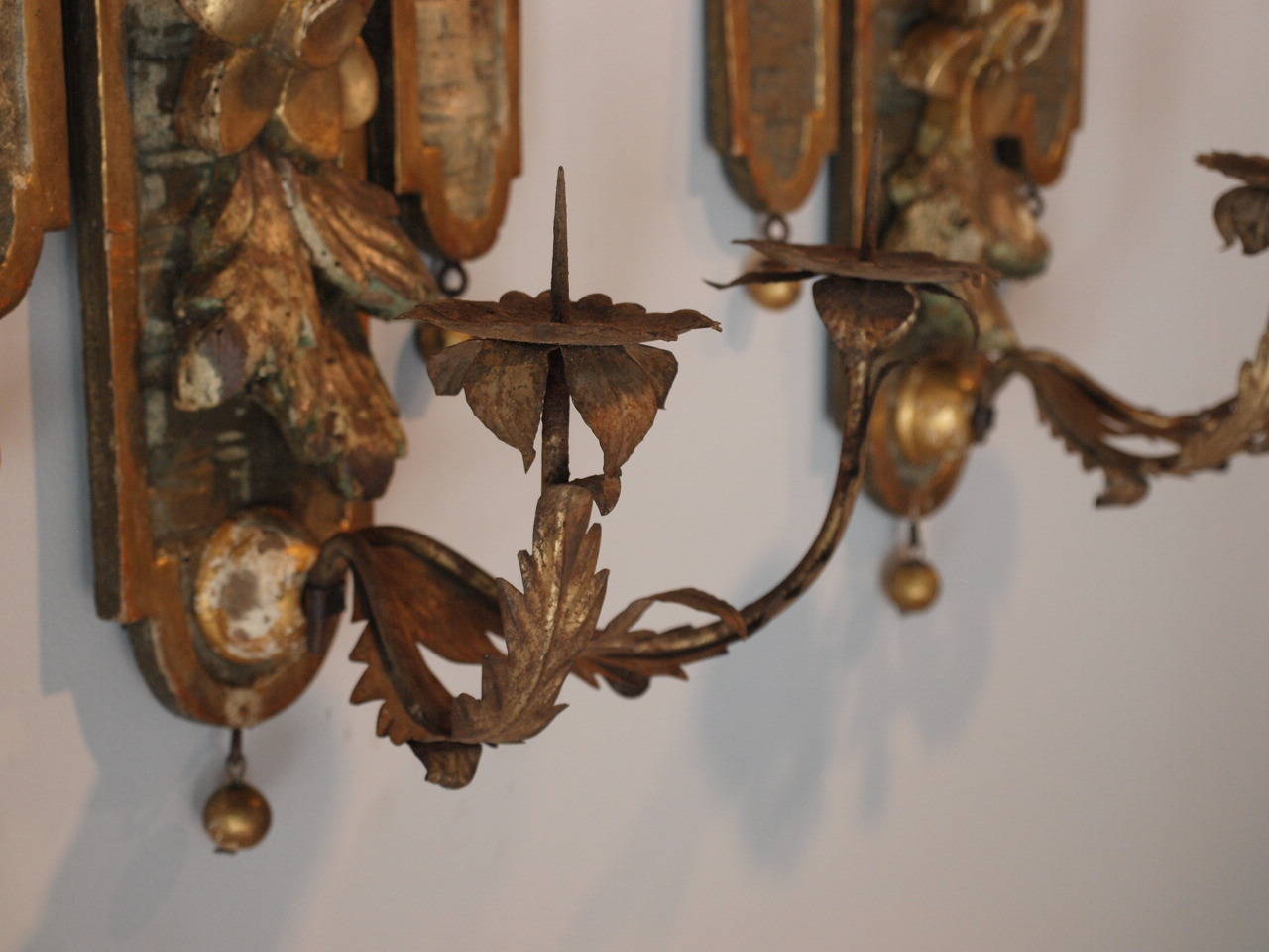 Pair of Italian 18th Century Water Gilded Sconces 5