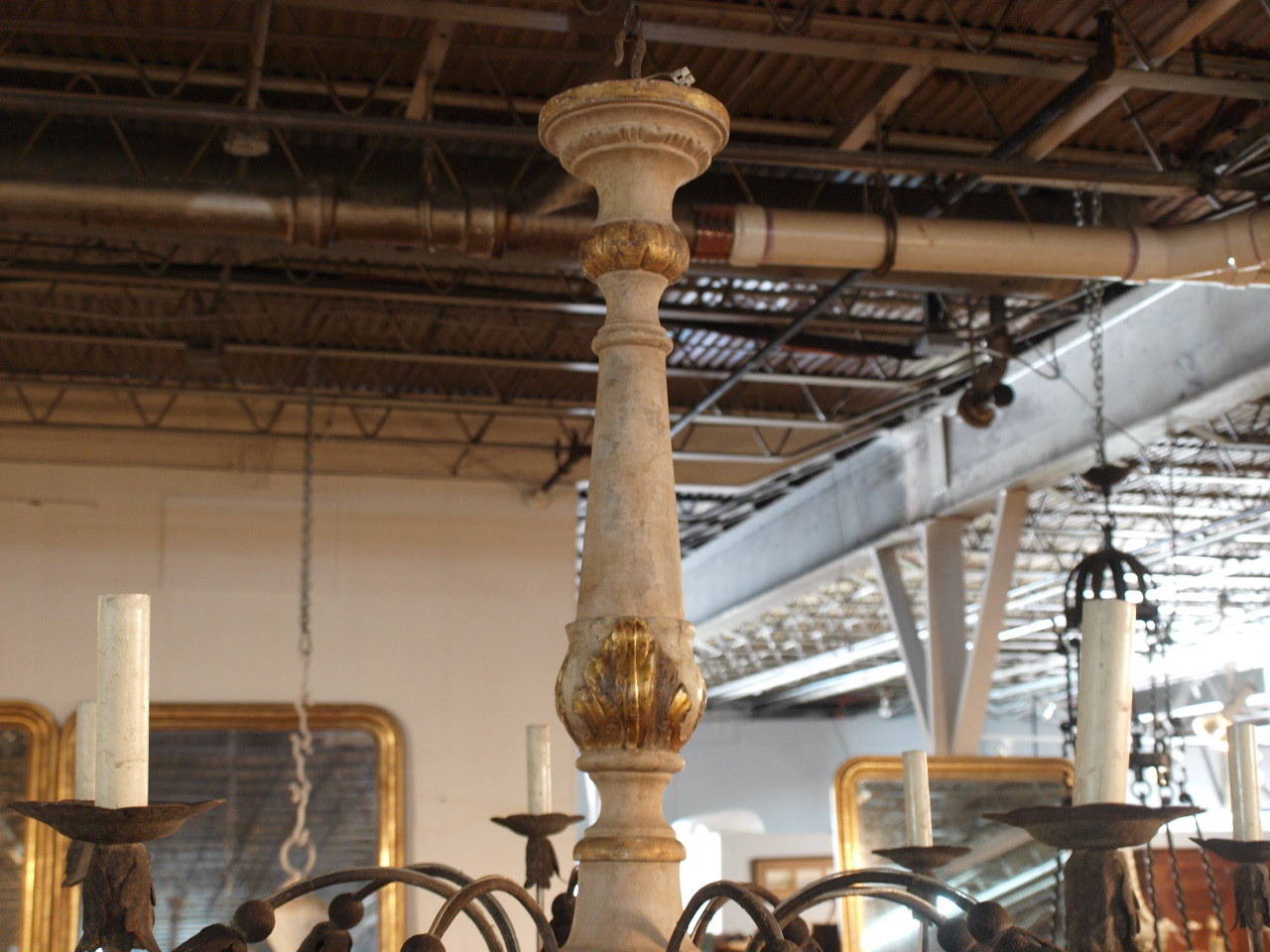 18th Century Italian Eight-Light Chandelier In Good Condition In Atlanta, GA