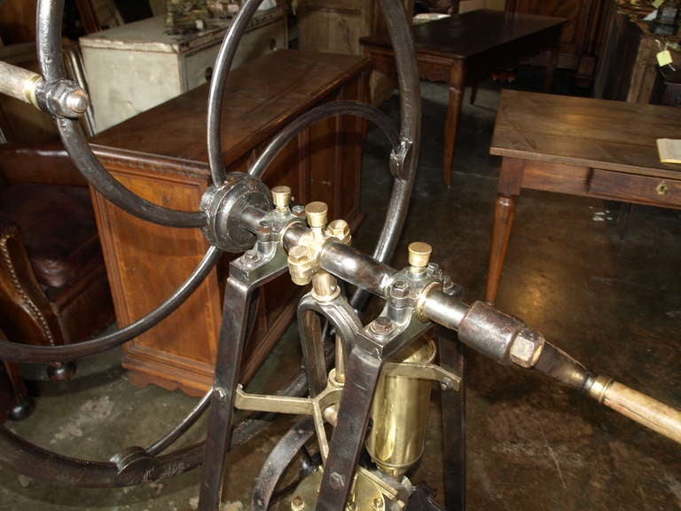 Fer Pompe à vin française ancienne fin 19ème siècle en fer