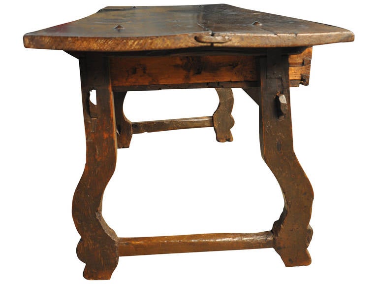 Walnut Spanish Table From The 17th Century