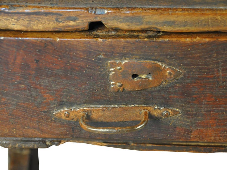 Spanish Table From The 17th Century 2