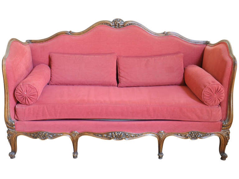 French antique Louis XV style settee / sofa, late 19th century in beech wood.

Keywords: loveseat, bench,