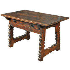 Antique 18th Century Spanish Side Table In Walnut