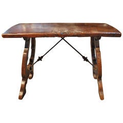 Early 19th Century Spanish Coffee Table - Side Trestle Table In Chestnut