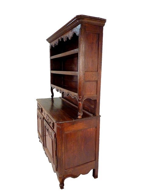 Early 19th Century Louis XV Style Provencal  Vaisselier in  Oak In Excellent Condition In Atlanta, GA