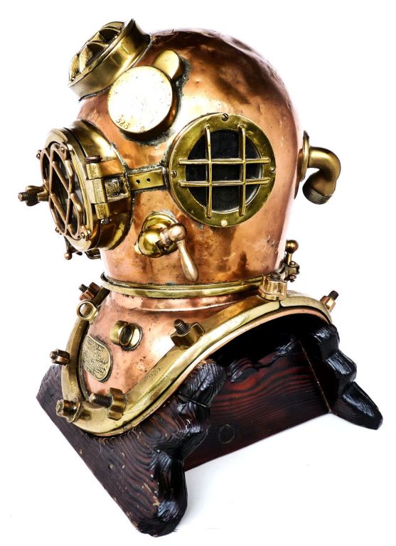 Mid-20th Century Historic Navy Diver's Nautical 1943 Schrader MK V Dive Helmet