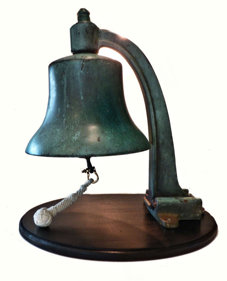 Unique WW II US Navy Foredeck Ship's Bell Green Patina In Distressed Condition For Sale In Palm City, FL