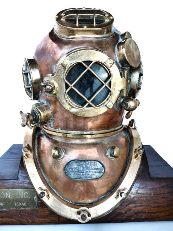 MURRAY D. BLACK, FOUNDER DIVCON INC. 
COMMERCIAL DIVING HALL OF FAME INDUCTEE 
Custom DIVCON Stand and Extensive Personal Archive of 
Murray D. Black, and a copy of his autobiography,
