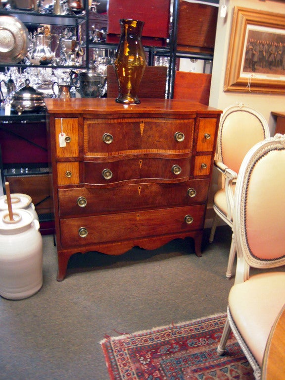 American Southern Federal-style Bachelor's chest