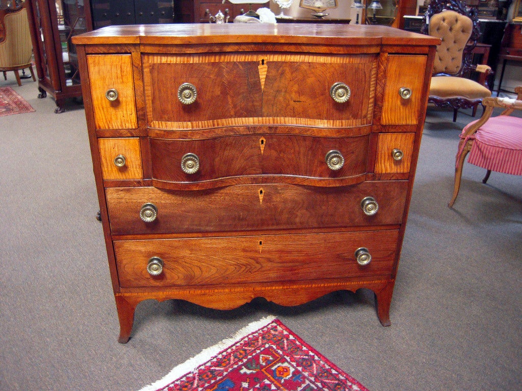 Southern Federal-style Bachelor's chest 1