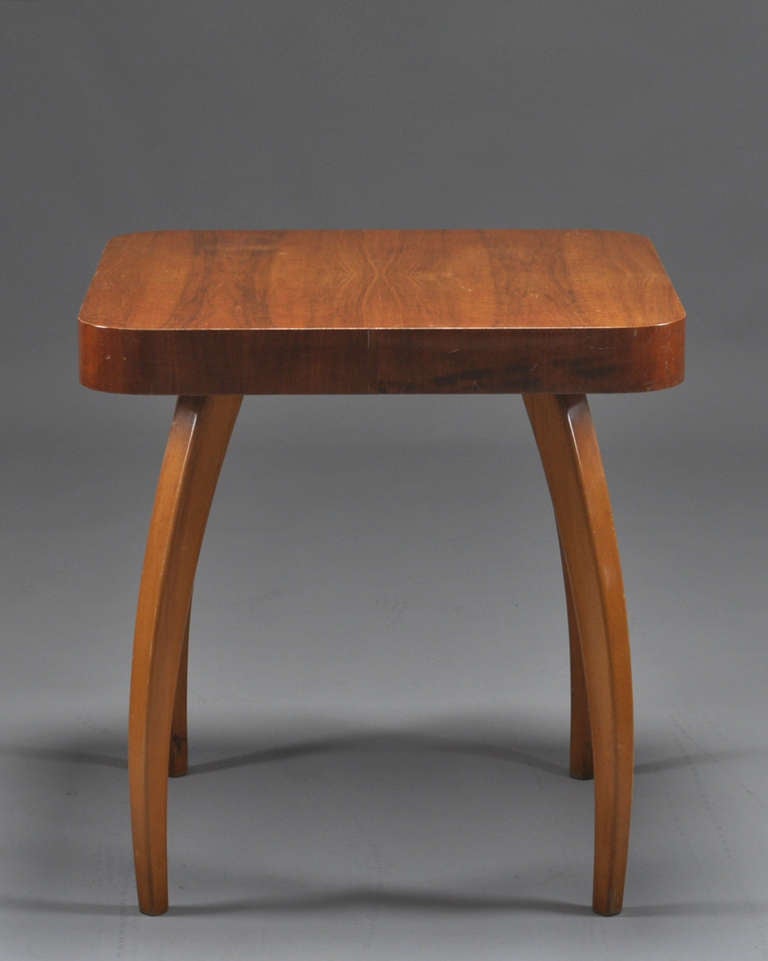 Side Table, Model H259, designed by Jindrich Halabala, in 1930.
Mabe by Spojent UP Zavody, Hodonin, Czechoslovakia