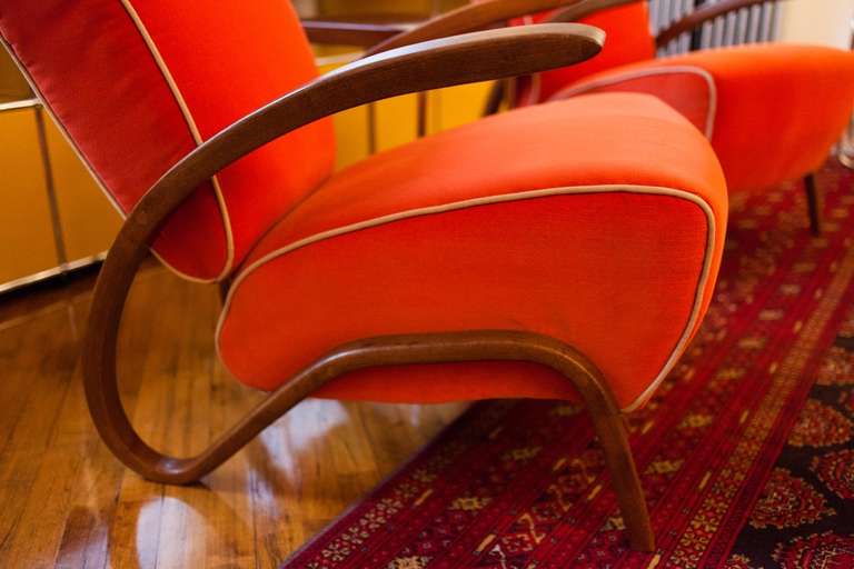 Rare Jindrich Halabala H275 Lounge Chairs In Excellent Condition In Bryn Mawr, PA