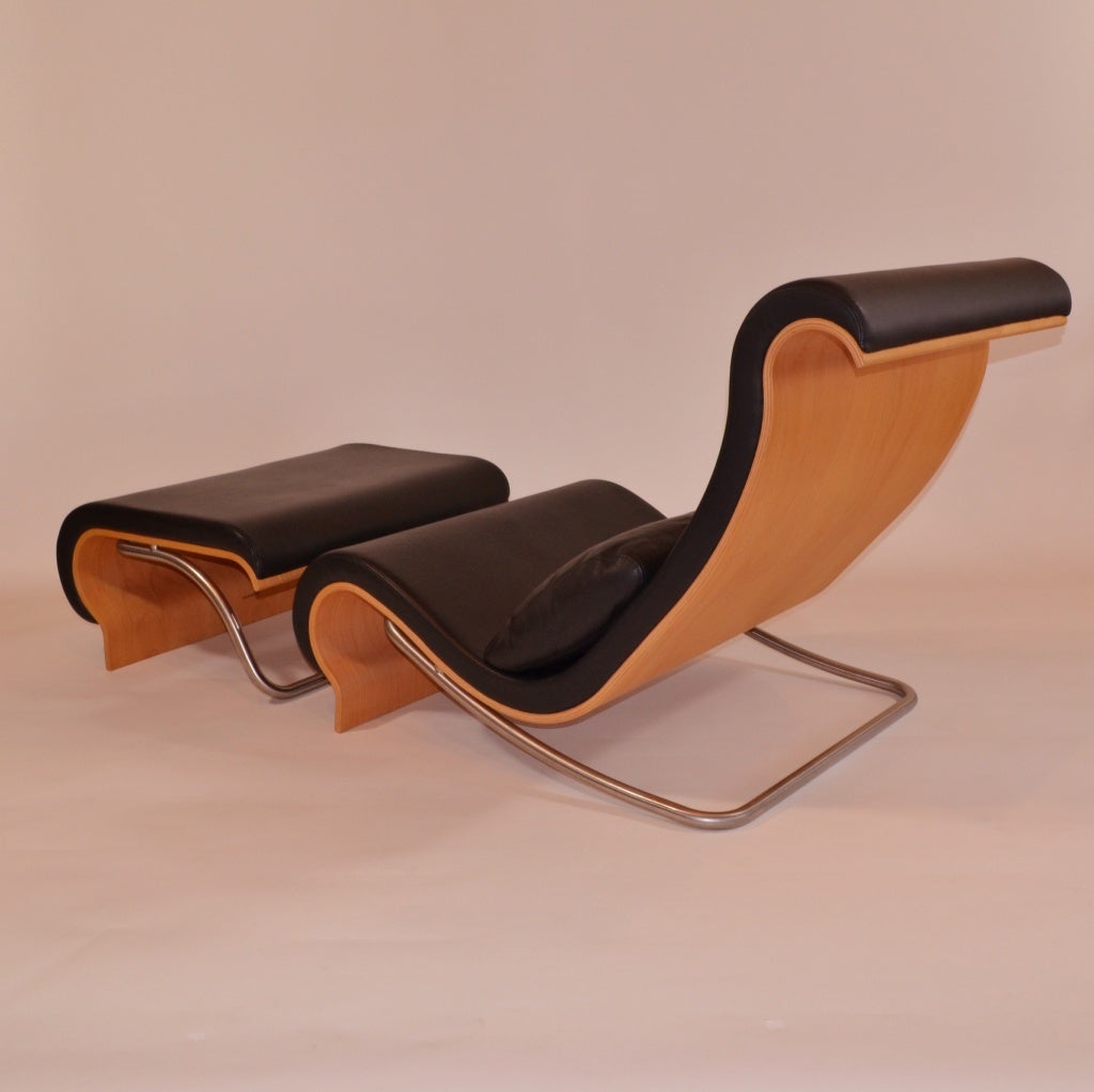 Aurora Reclining Chair & Footstool by Jørn Utzon In Excellent Condition In Bryn Mawr, PA