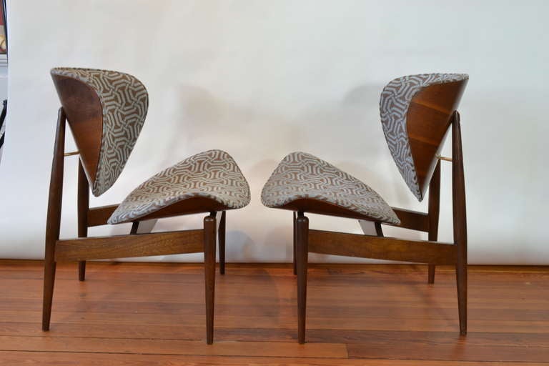 Mid-Century Modern Pair of Clam Chairs for Kodawood