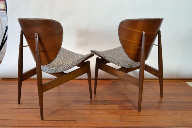 Pair of Clam Chairs for Kodawood In Good Condition In Bryn Mawr, PA