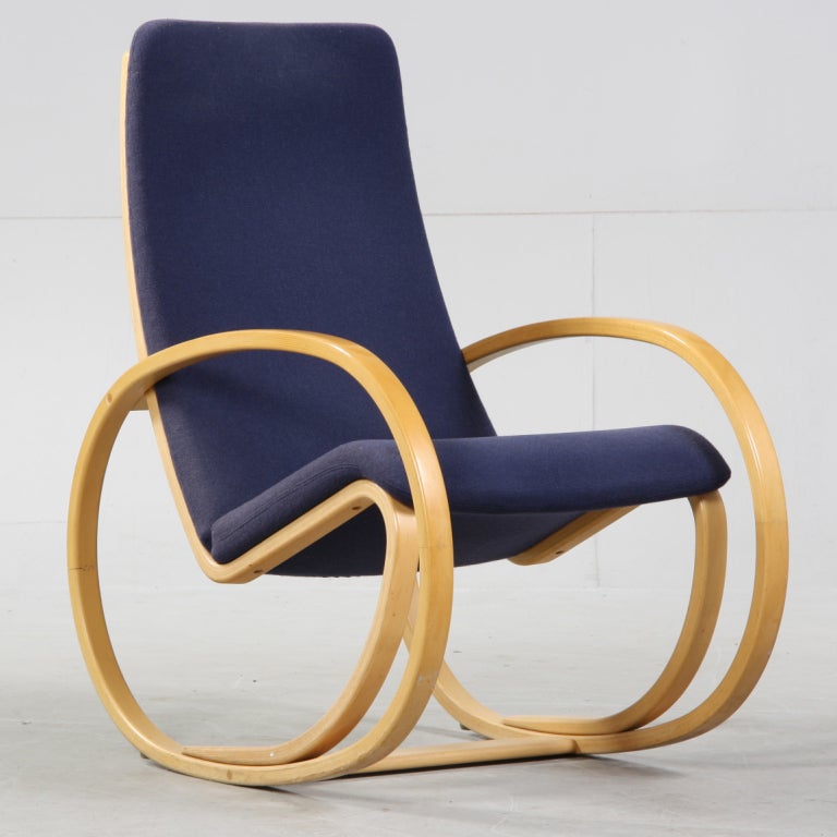 Light and comfortable, the Mobile Rocking Chair by Jørgen Gammelgaard for Erik Jørgensen is a homage to the great Czech designer of the late 19th/early 20th century, Josef Hoffman