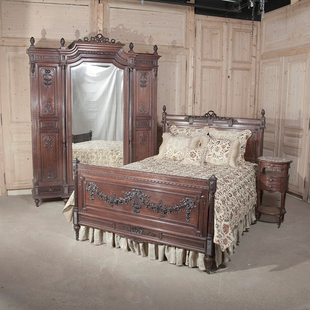 french queen bed