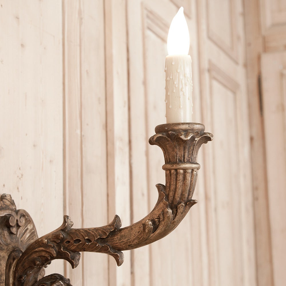 Neoclassical Pair of Giltwood Sconces