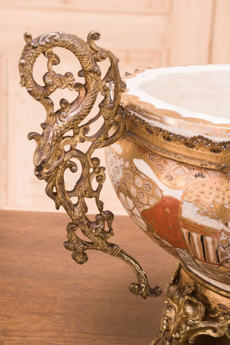 Antique Oval Oriental Porcelain Jardiniere In Excellent Condition In Dallas, TX