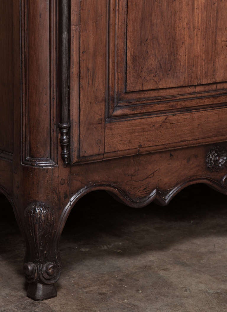 18th Century Provencal Walnut Vaisselier 1