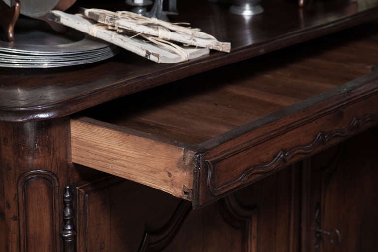 18th Century Provencal Walnut Vaisselier 3