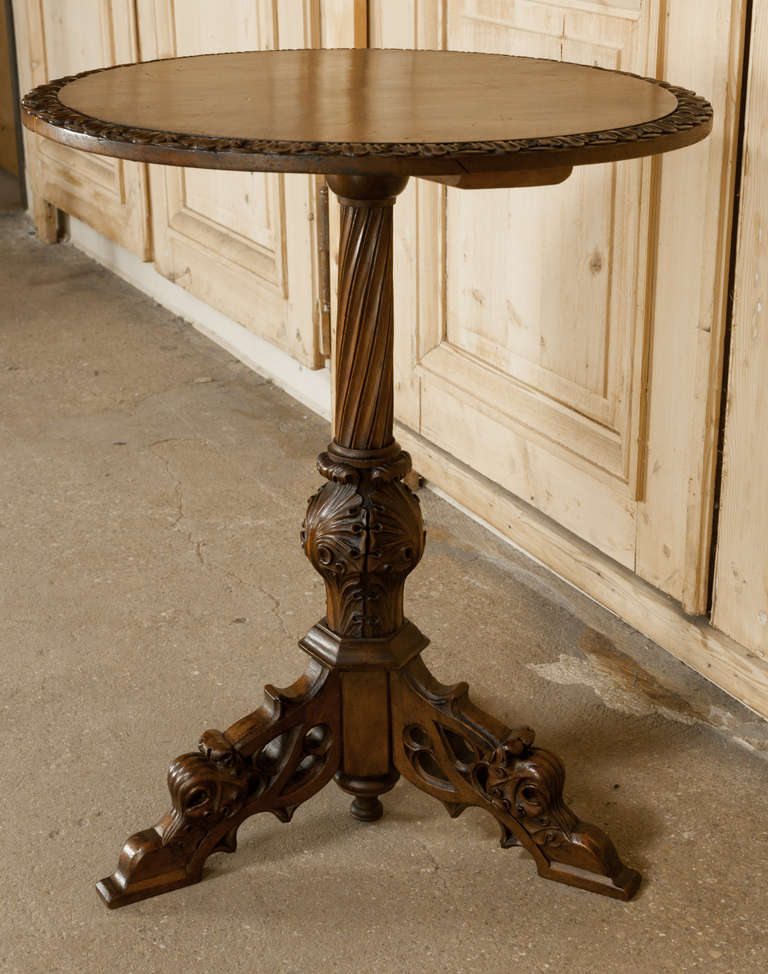 Antique Gothic Walnut End Table In Excellent Condition In Dallas, TX