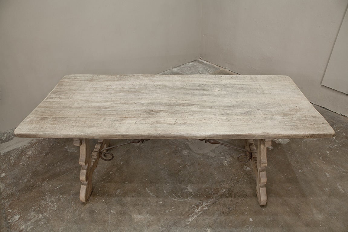 Early 1900s Antique Spanish Stripped Dining Table with Leaves 3