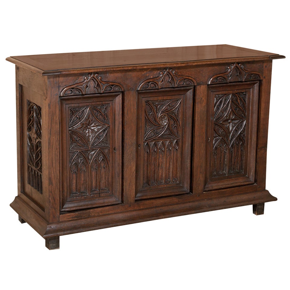 Antique Italian Renaissance Walnut Buffet